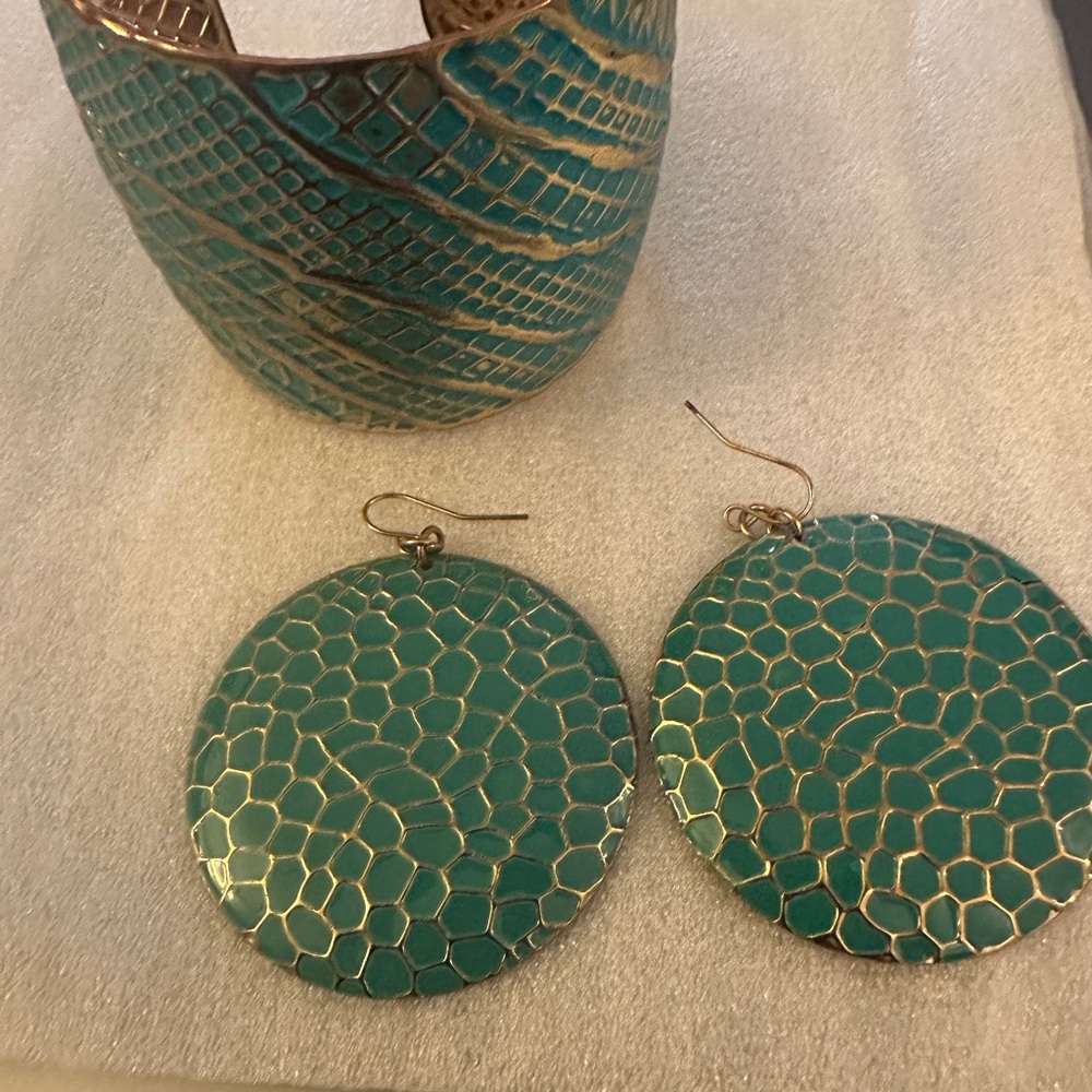 Green and Gold Textured Bracelet and earrings